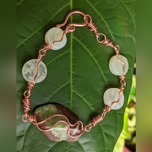 Handcrafted Copper Chain Bracelet With Chrysoprase And Aventurine Gemstones - Picture 14 of 16